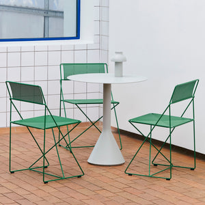 Silla de exterior X-Line · HAY · ambiente