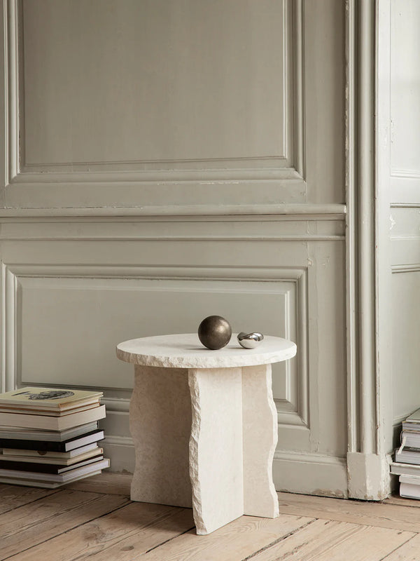 Skulpturaler Tisch Mineral · Ferm Living