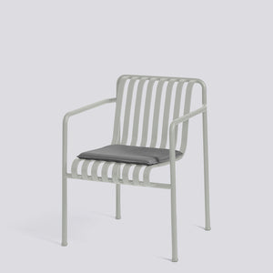 Cojín de asiento para sillón de comedor Palissade · HAY · ambiente