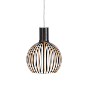 Octo Tre 4242 · Laminado negro