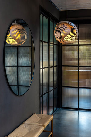 Lámpara colgante Adilo Small 8201 de Secto Design en un interior