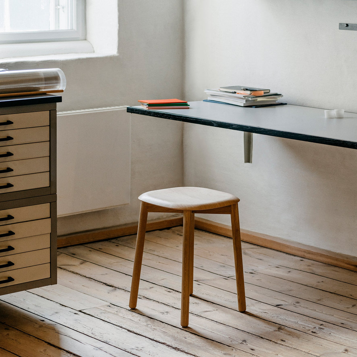 Taburete Soft Edge 72 · HAY · ambiente