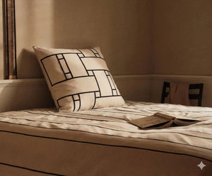 Lattice Offset Cushion Off-White/Black