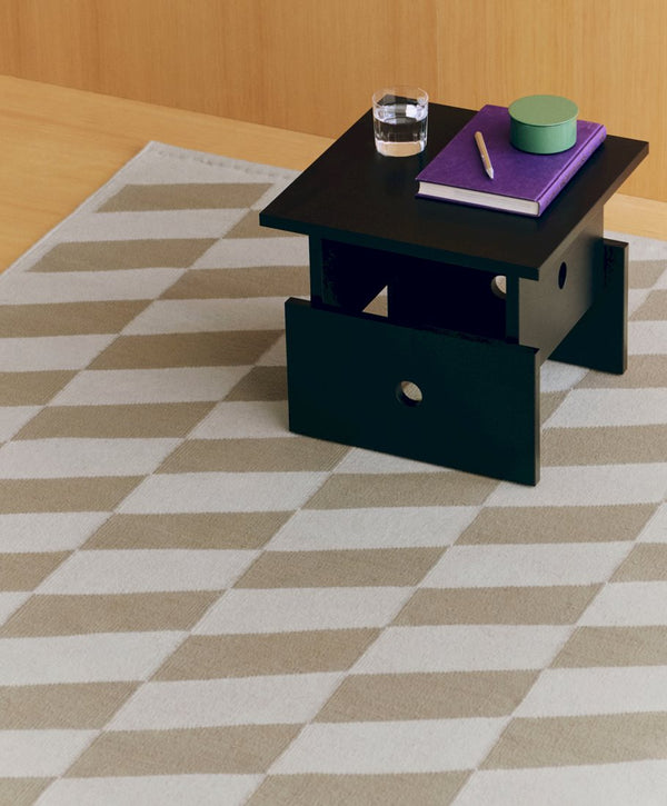 Alfombra Shift Kelim burdeos · HAY